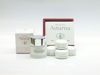 アスターナエモリエントクリーム（栄養クリーム）